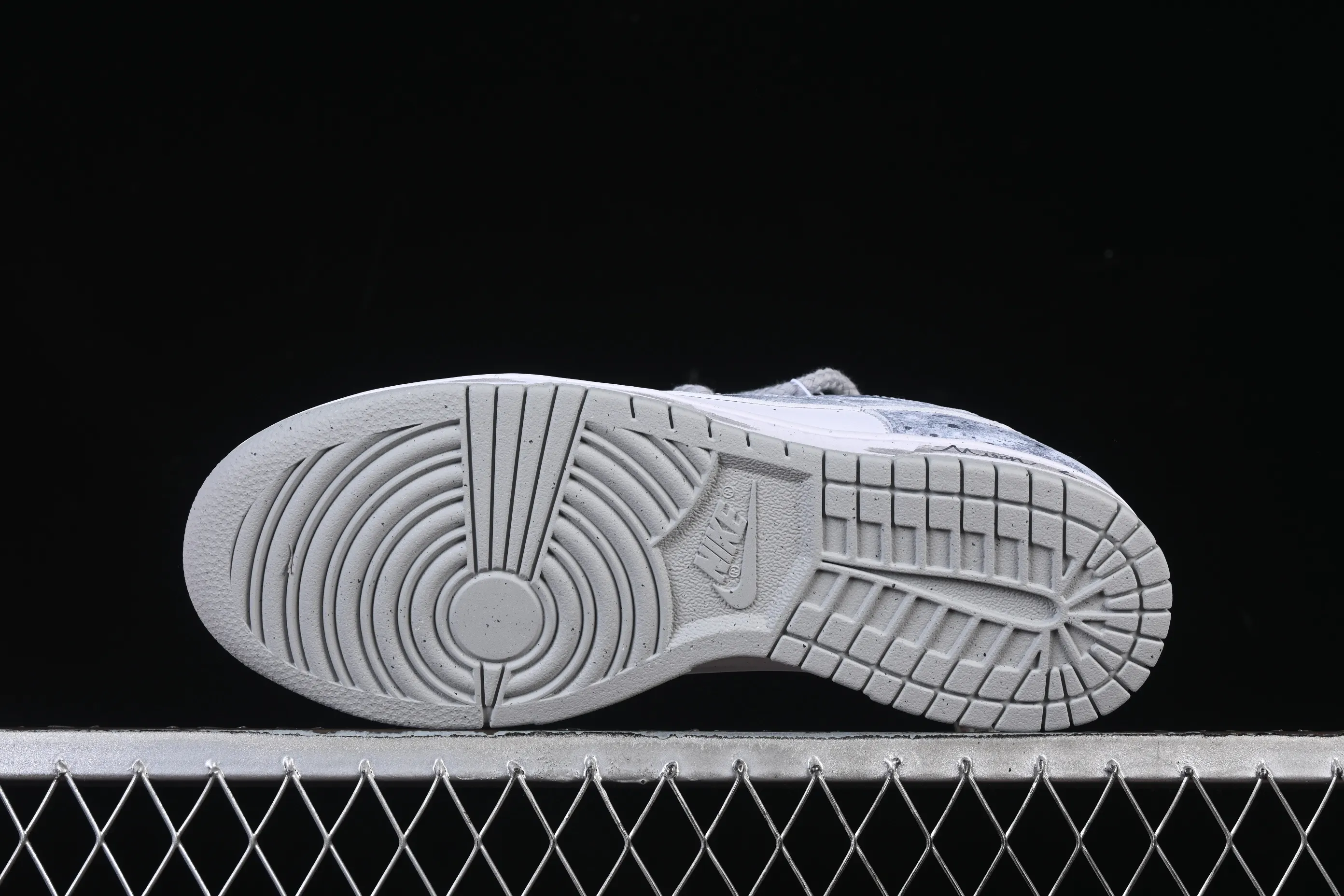 All categories Nk SB Dunk Series Nk SB Dunk Low High-end customized low-top sneakers Nike SB Dunk Low straps Anniversary high-end customized low-top casual sneakers DD1873-113